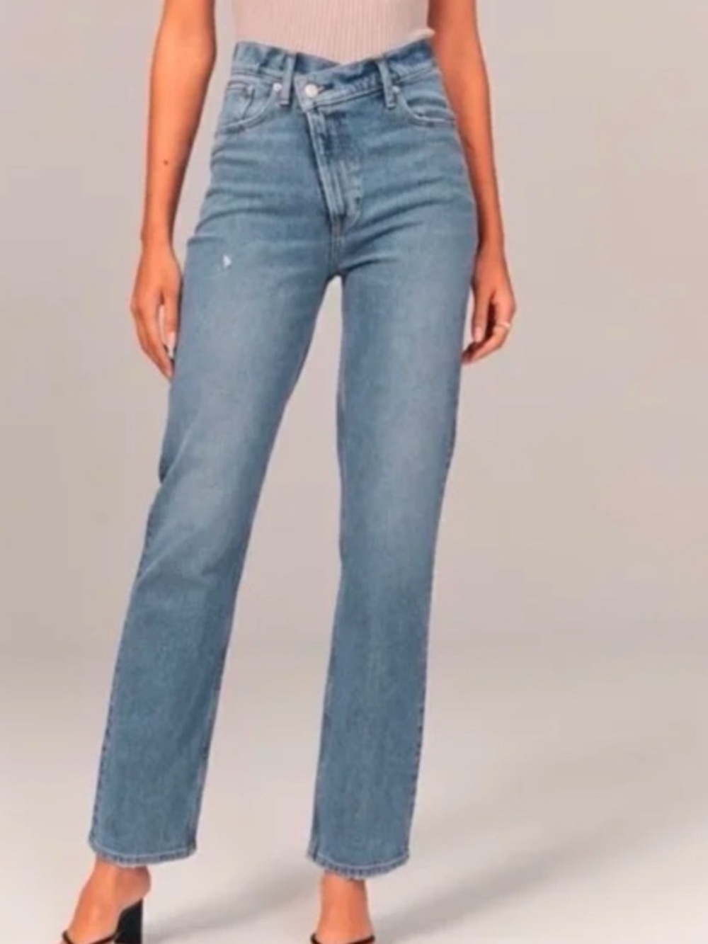 Abercrombie & Fitch Curve The '90s Straight Ultra High Rise Jeans 24 00